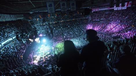 在保德信中心往下看布魯斯‧史普林斯汀演唱會 在保德信中心往下看布魯斯‧史普林斯汀演唱會