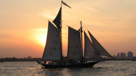 Sunset sailing on the Hudson River Sunset sailing on the Hudson River