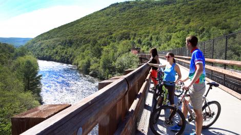 Cycling trails offer excellent access to beautiful scenery Cycling trails offer excellent access to beautiful scenery