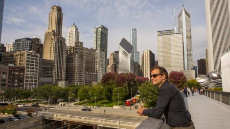 Taking in the scenery of urban Chicago Taking in the scenery of urban Chicago
