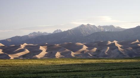 廣袤多元的草地、沙丘和山巒 廣袤多元的草地、沙丘和山巒