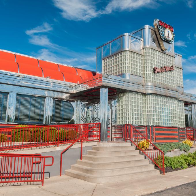 紐澤西州享有「世界餐飲之都」的美稱,因為這裡有許多低調又舒心的餐廳,供應家鄉料理和能溫暖身心的料理,讓人吃得舒暢又開懷。 紐澤西州享有「世界餐飲之都」的美稱,因為這裡有許多低調又舒心的餐廳,供應家鄉料理和能溫暖身心的料理,讓人吃得舒暢又開懷。