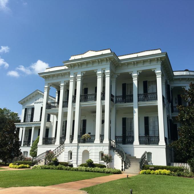 Nottoway’s White Castle Plantation, just one of many magnificent Louisiana mansions Nottoway’s White Castle Plantation, just one of many magnificent Louisiana mansions