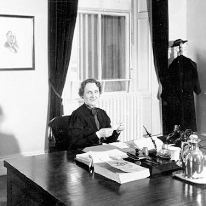 Image of the USA's first female governor, Nellie Tayloe Ross Image of the USA's first female governor, Nellie Tayloe Ross