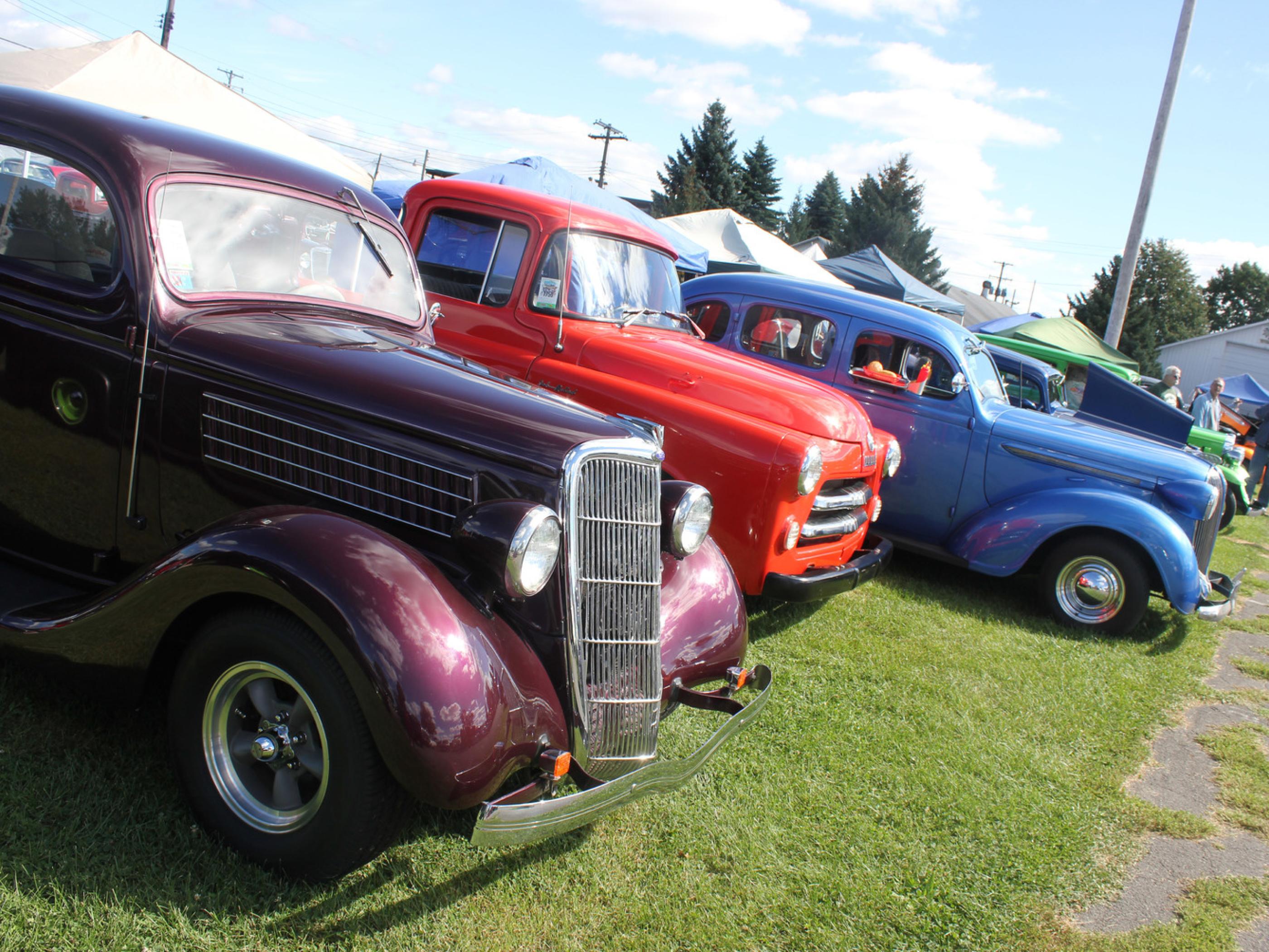 Cars in every color of the rainbow at Street Rods Nationals North Cars in every color of the rainbow at Street Rods Nationals North