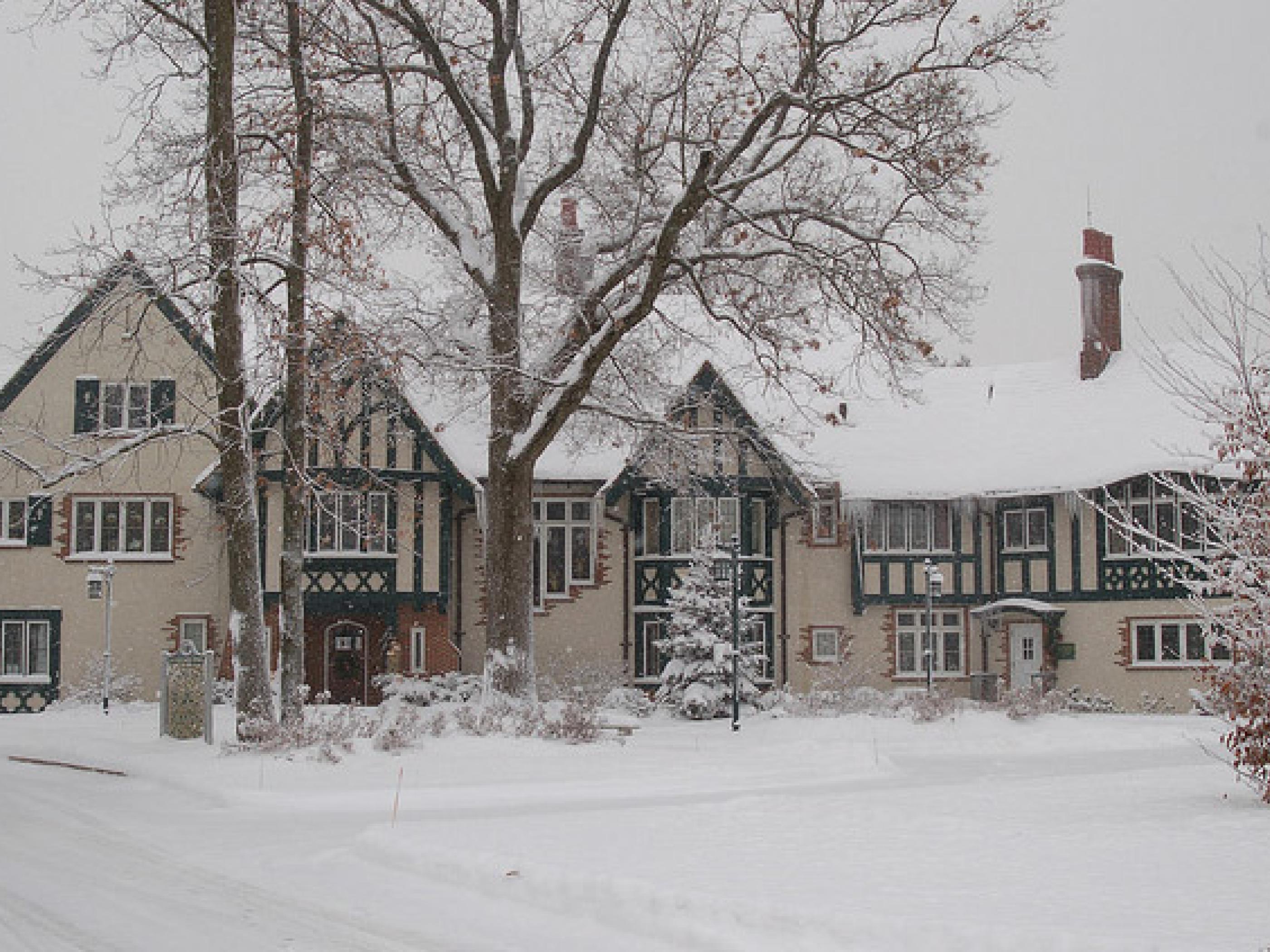 Kellogg Manor House ready for holiday guests Kellogg Manor House ready for holiday guests