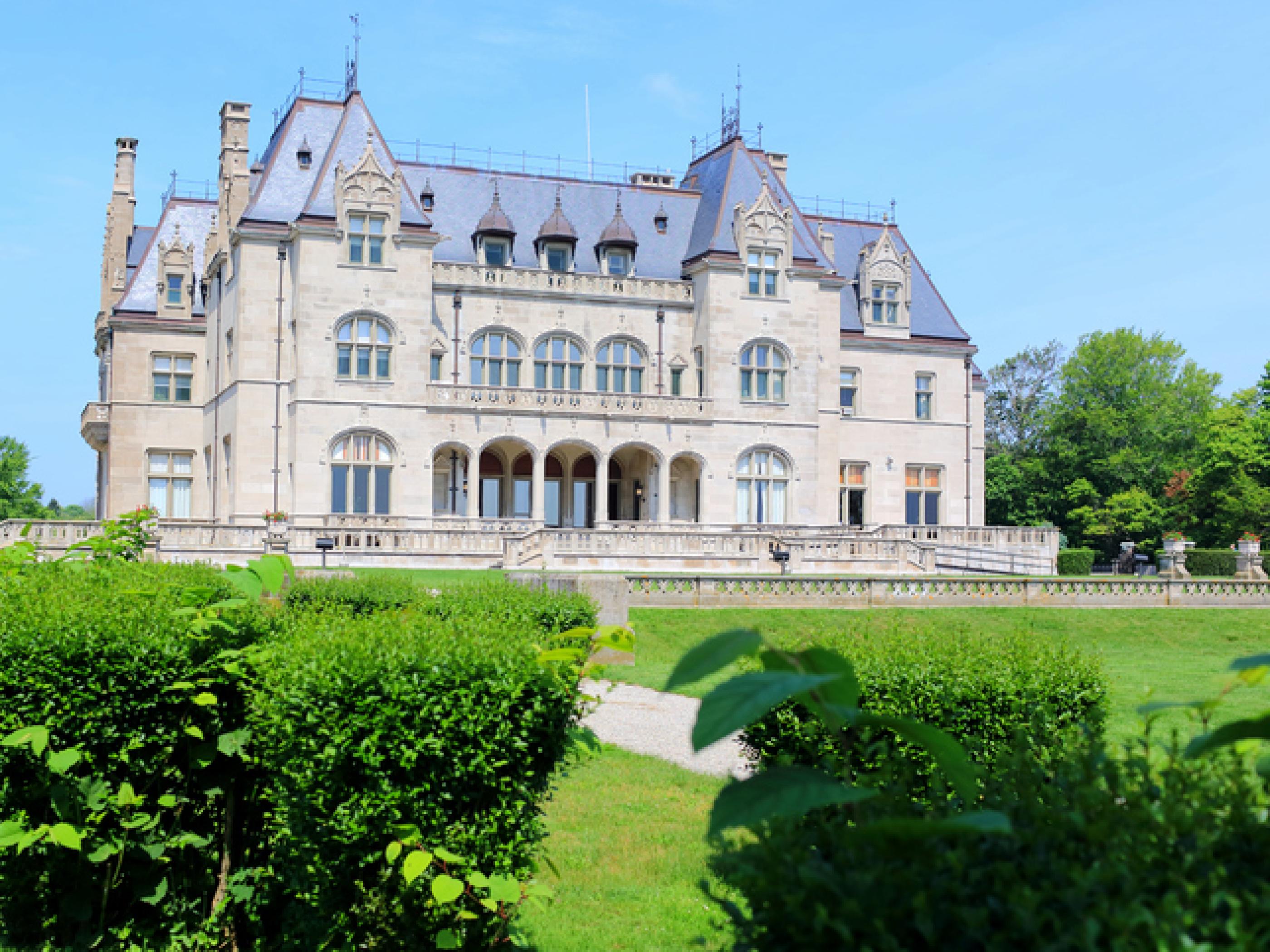The Breakers Vanderbilt mansion in Newport, Rhode Island The Breakers Vanderbilt mansion in Newport, Rhode Island