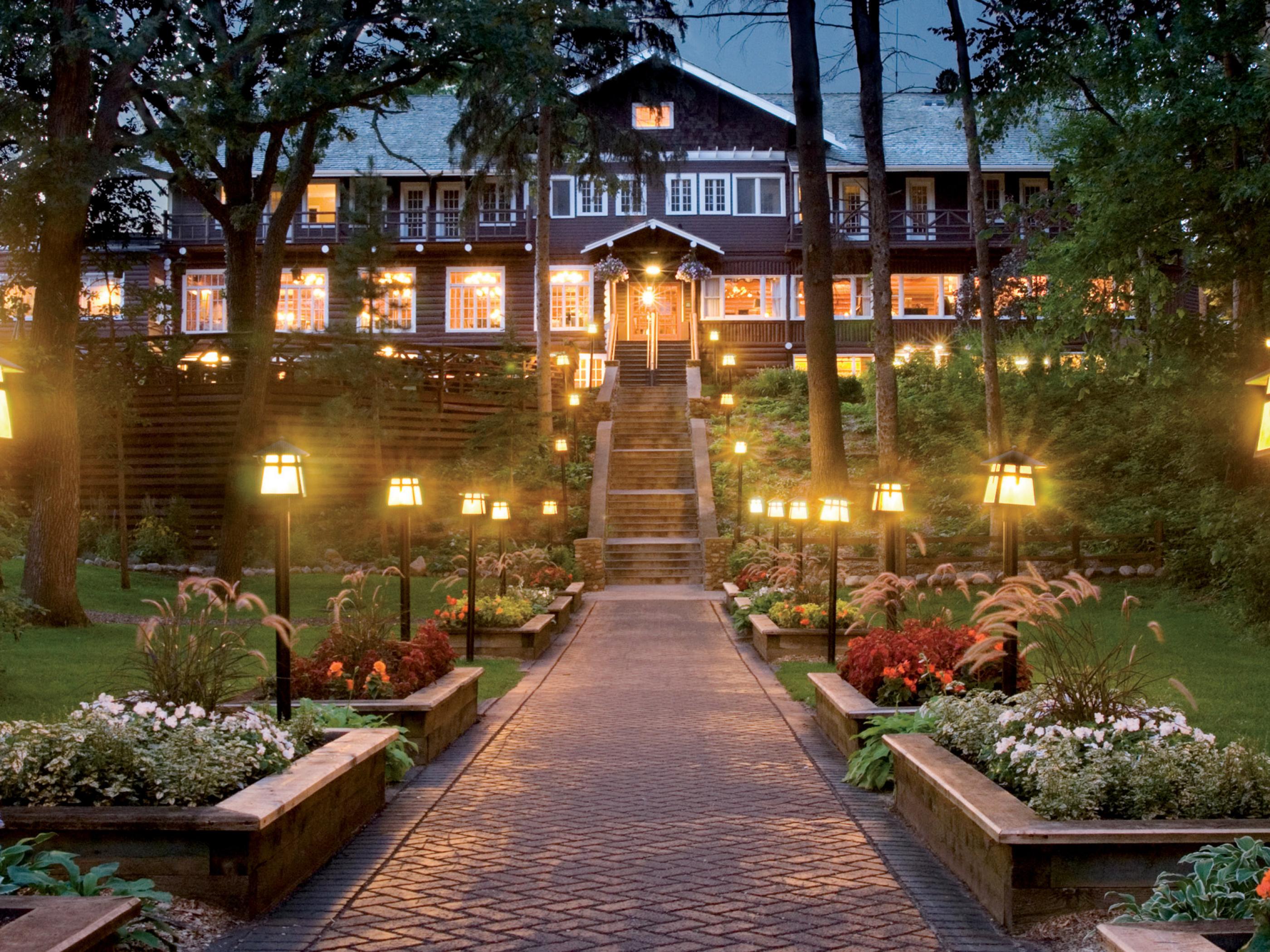 Brainerd’s Grand View Lodge Resort Brainerd’s Grand View Lodge Resort