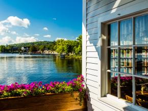 溫尼珀索基湖的蔚藍天空 溫尼珀索基湖的蔚藍天空