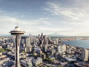 俯瞰城市的高聳太空針塔 俯瞰城市的高聳太空針塔