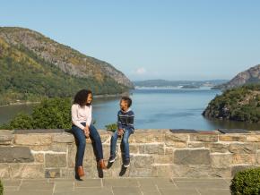 哈德遜河谷的林木在秋日綻放五彩斑斕的美麗色彩 哈德遜河谷的林木在秋日綻放五彩斑斕的美麗色彩