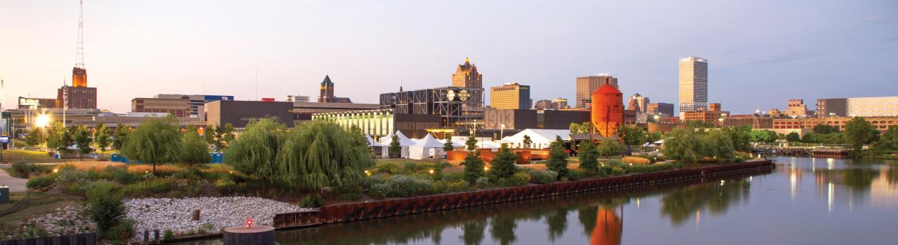 從水上望出去的密爾瓦基市區 從水上望出去的密爾瓦基市區