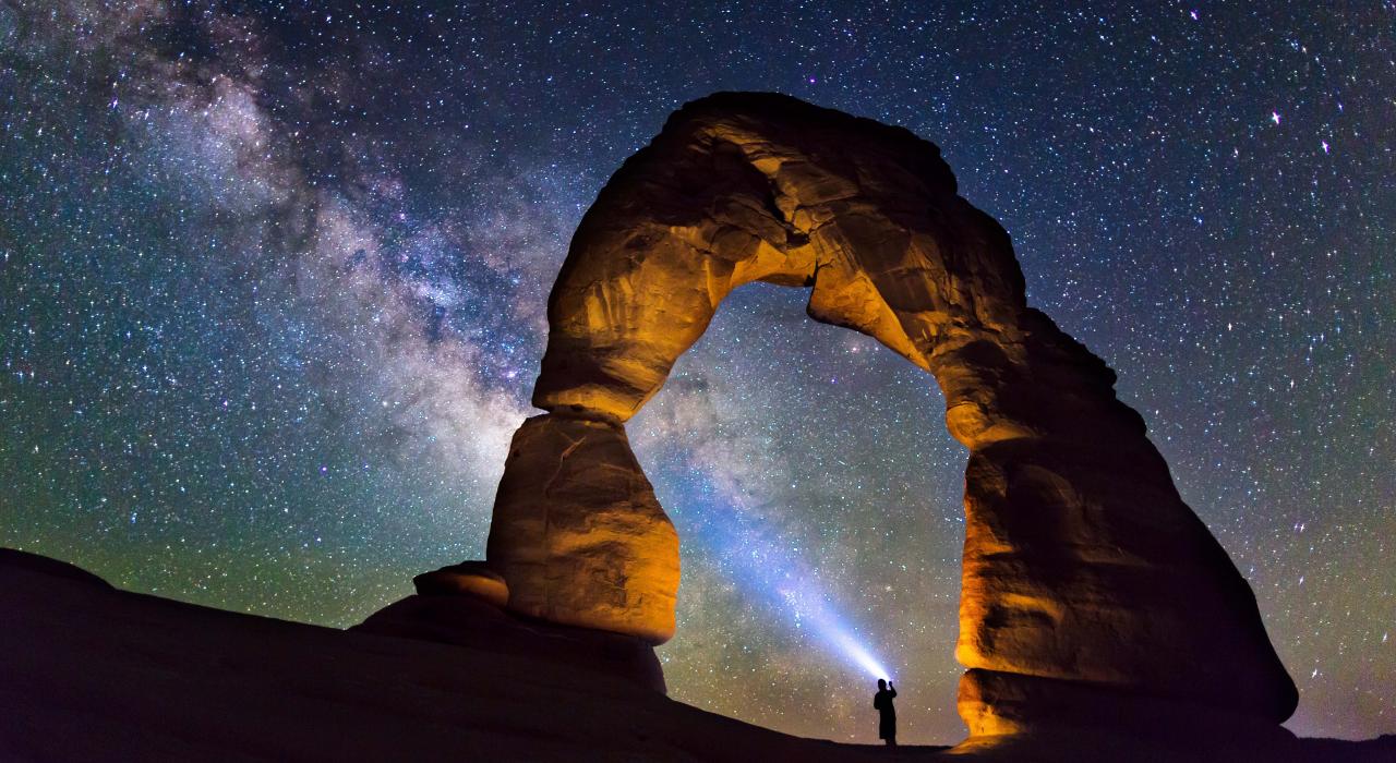 超過 2,000 座這樣的壯麗紅石拱門在猶他州大地星羅棋布 超過 2,000 座這樣的壯麗紅石拱門在猶他州大地星羅棋布