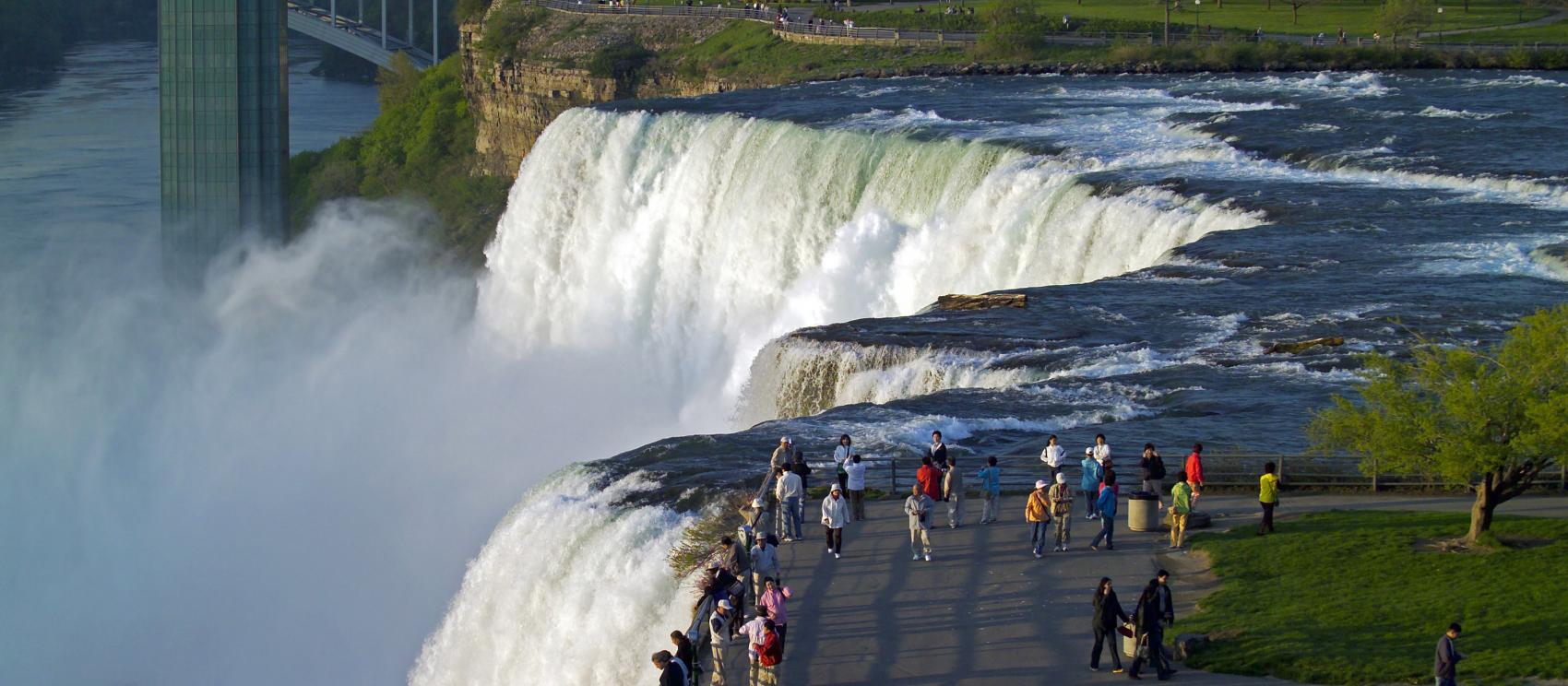 在尼加拉瀑布州立公園見識飛流直下的驚人威力 在尼加拉瀑布州立公園見識飛流直下的驚人威力